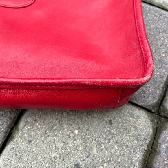 Vintage. Red Leather Envelope Clutch Purse - Picture 5 of 9